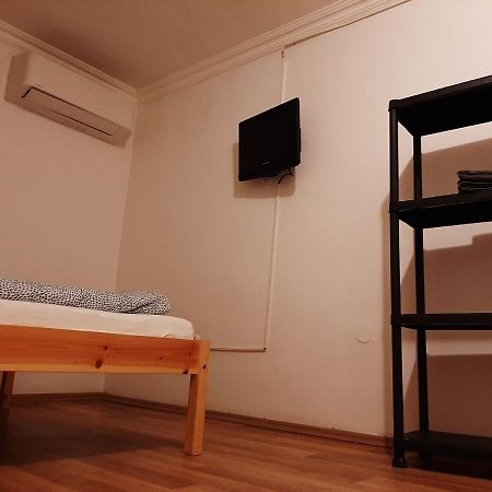 Ferienwohnung Apartman Vorosmarty Budapest Exterior foto