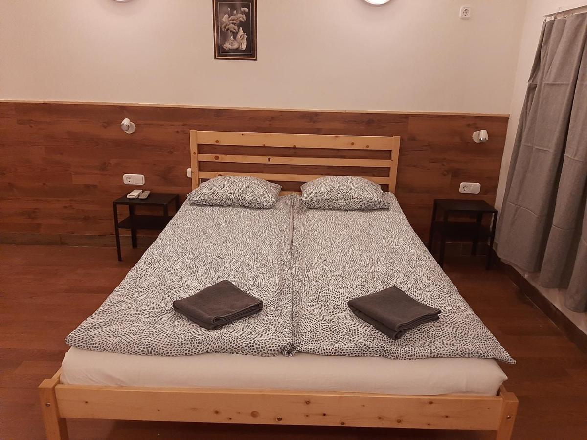 Ferienwohnung Apartman Vorosmarty Budapest Exterior foto